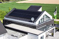 Dacheindeckung mit Photovoltaikanlage in Wegberg